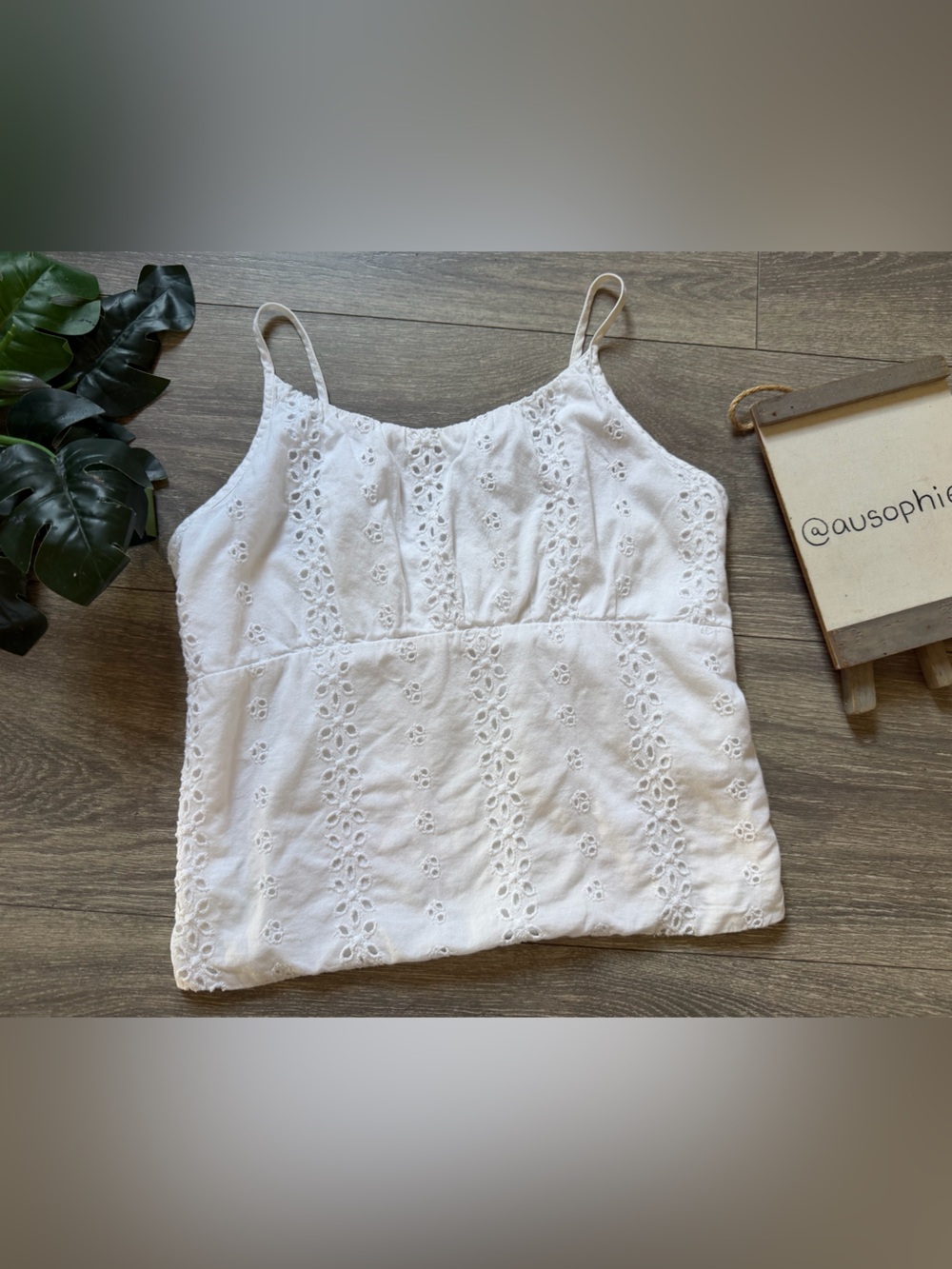 Abercrombie & Fitch Kids White Eyelet Spaghetti Strap Tank Top. Size 11 / 12